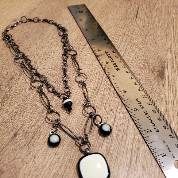 Multi strand metal chained necklace with bead pendants - Picture 3 of 4